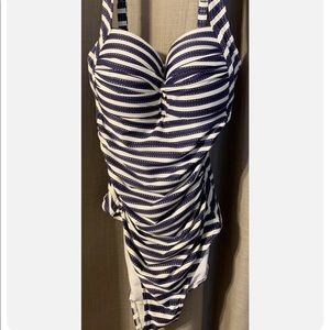 Nip Tuck Swimsuit Tummy Control One Piece Size 4.
